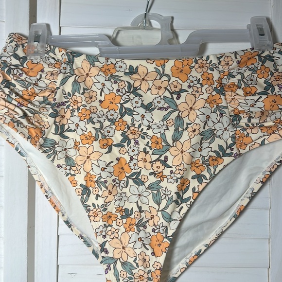 NWT Cupshe Plus Size Floral Bikini Set 2x - Picture 7 of 10